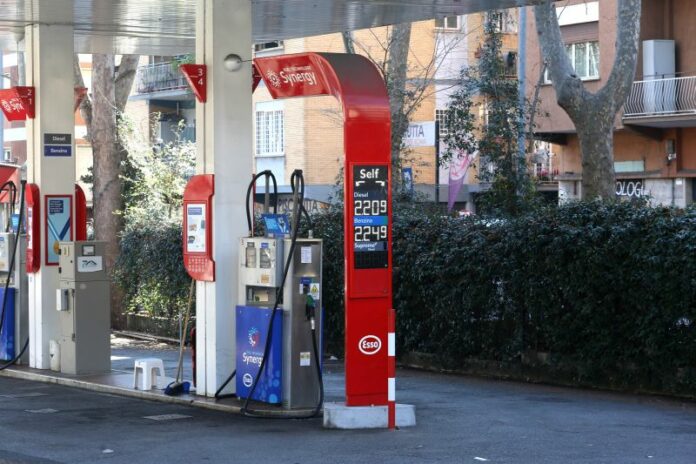 carburanti,-confermato-lo-sciopero-dopo-incontro-tra-gestori-e-urso-agenzia-di-stampa-italpress