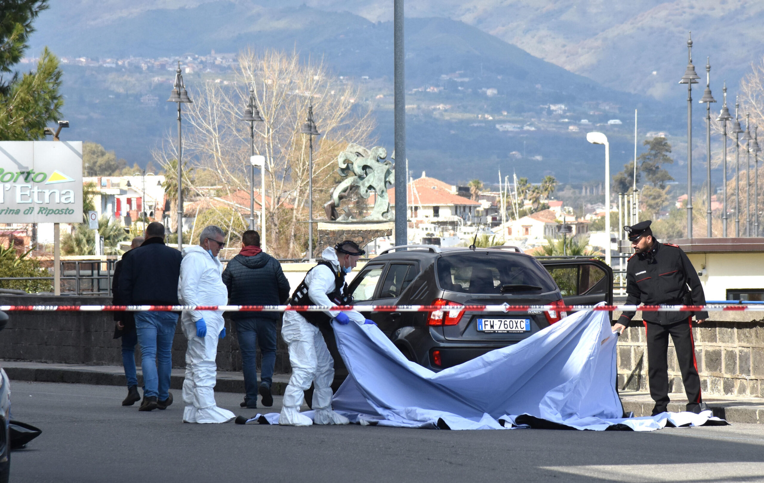 due-donne-uccise-a-catania,-le-ultime-parole-del-killer-prima-di-suicidarsi-davanti-ai-carabinieri:-cosa-sappiamo