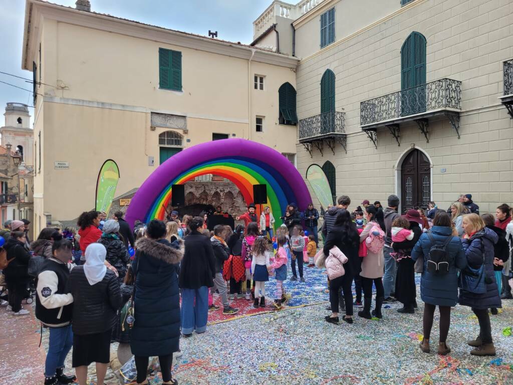 piazza-piena-e-bambini-entusiasti:-un-giovedi-grasso-di-festa-a-diano-castello-–-riviera24