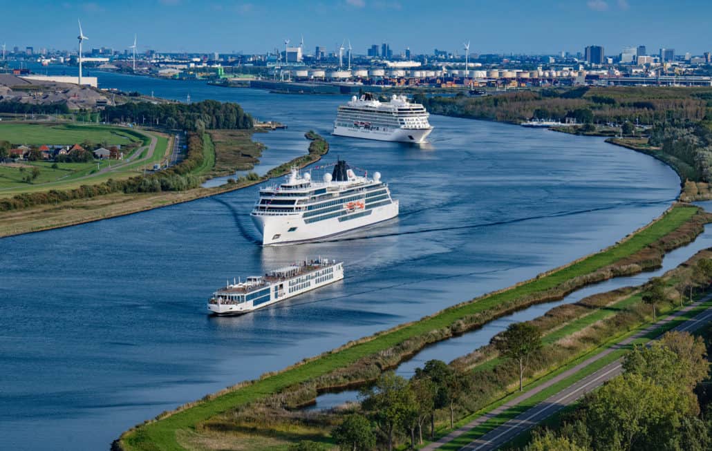 viking-breaks-single-day-booking-record,-opens-some-2025-sailings-early