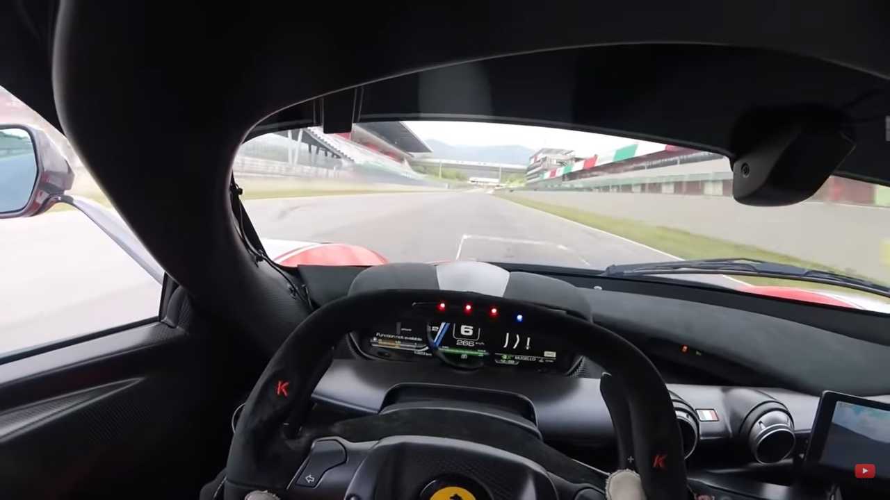 ferrari-fxx-k,-che-spettacolo-al-mugello:-va-davvero-forte,-il-video-dell'on-board-a-tutta-velocita