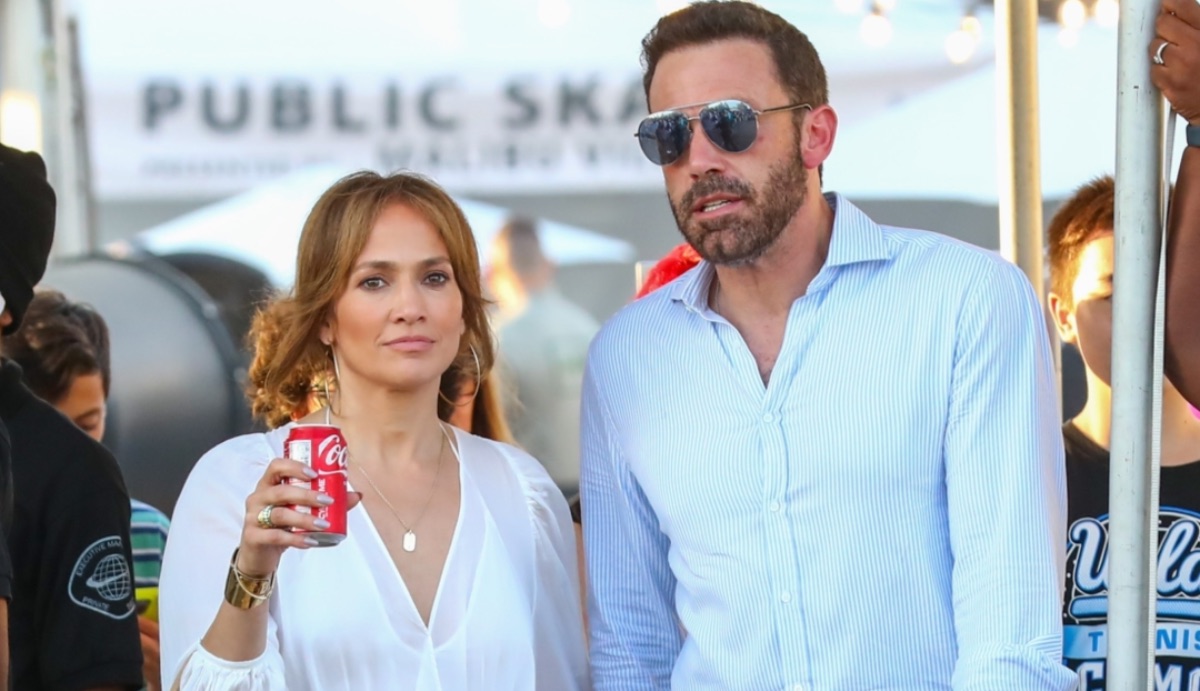 jennifer-lopez,-la-collana-con-dedica-a-ben-affleck:-prezioso-pegno-d’amore-|-donnemagazine.it