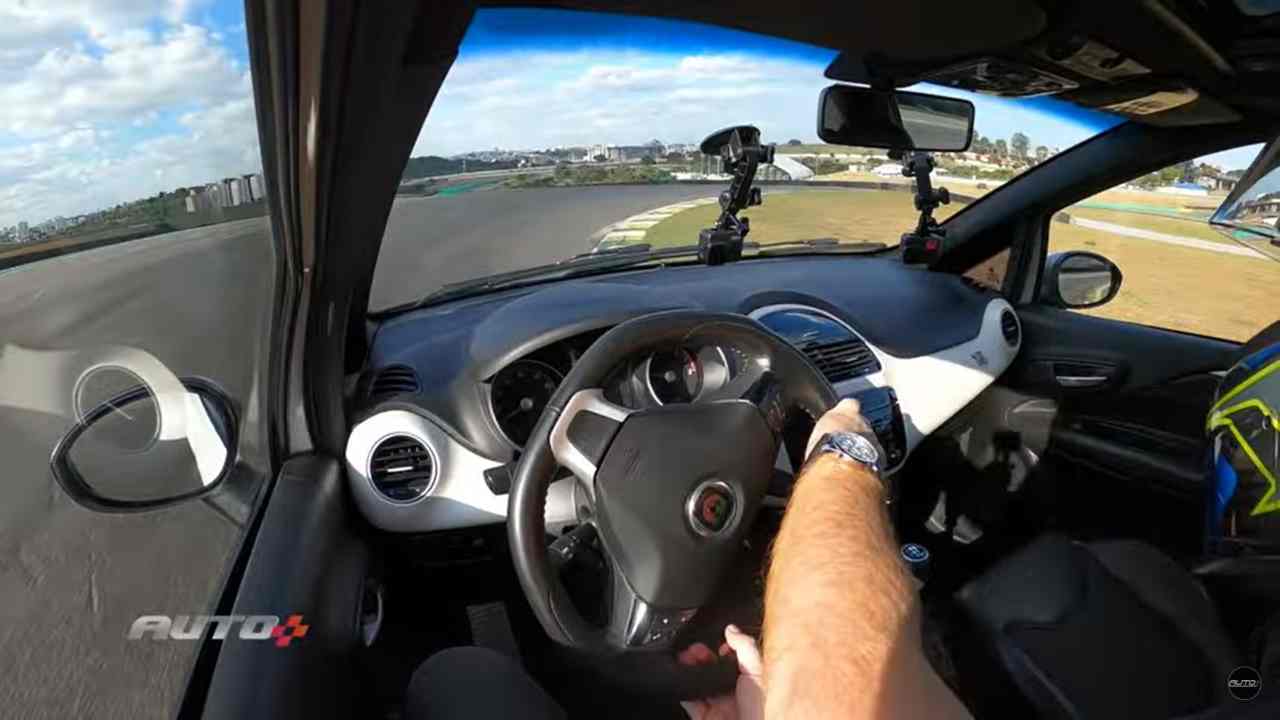 punto-abarth,-in-pista-si-“scatena”:-il-video-in-azione-e-esaltante