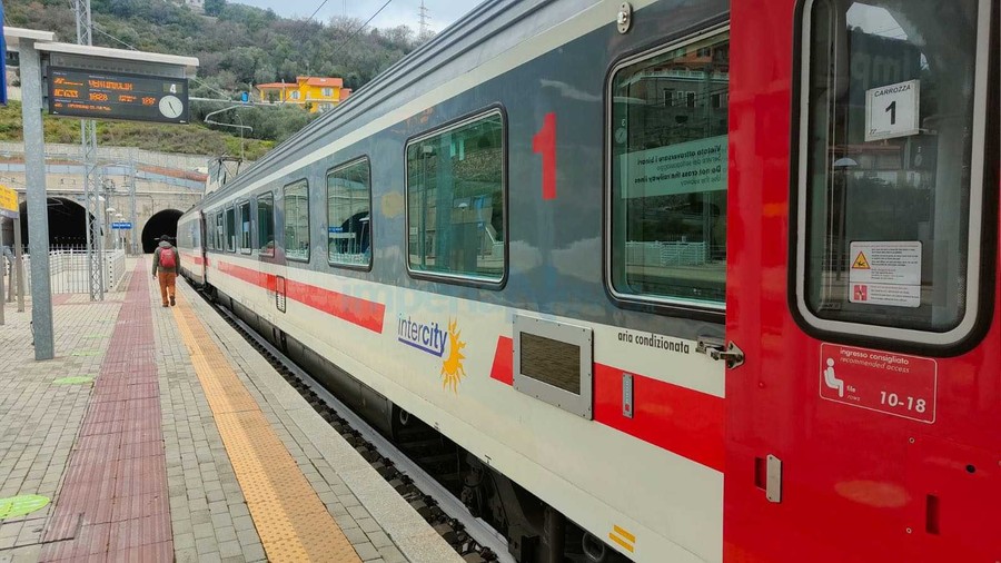 dal-1°-aprile,-21-treni-regionali-in-piu-nel-fine-settimana-tra-le-localita-liguri-e-la-lombardia